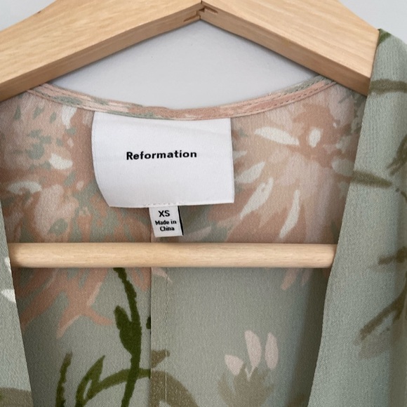 NEW Reformation Winslow Wrap Dress Pergola Floral Green | size XS - Picture 9 of 14
